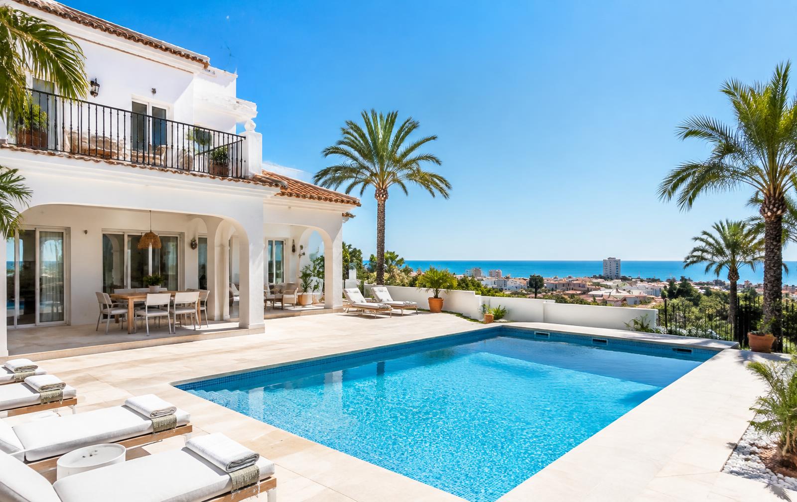Renoverad villa med pool i Torrevieja
